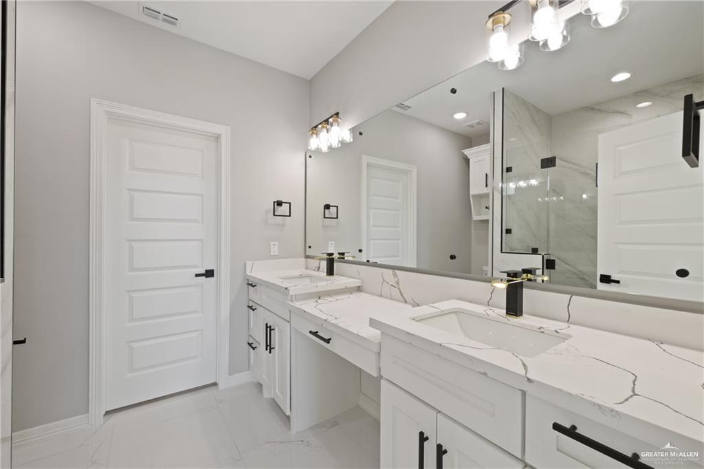 1836 N Yellowwood Street