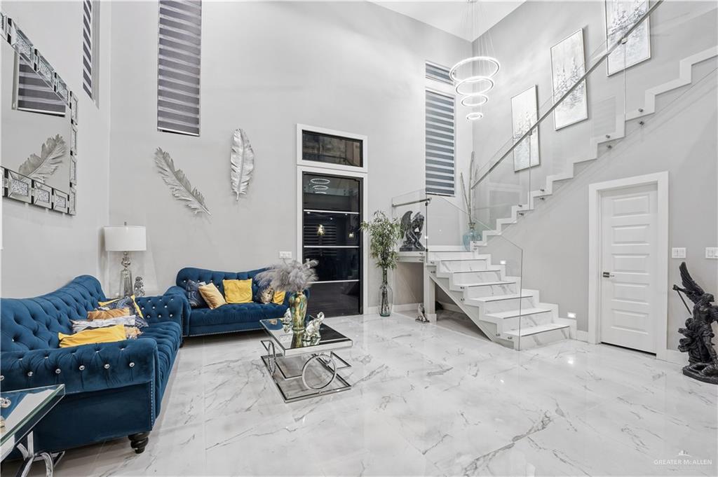 1917 W 25th 1/2 Street