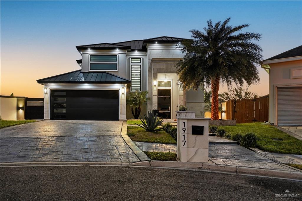 1917 W 25th 1/2 Street