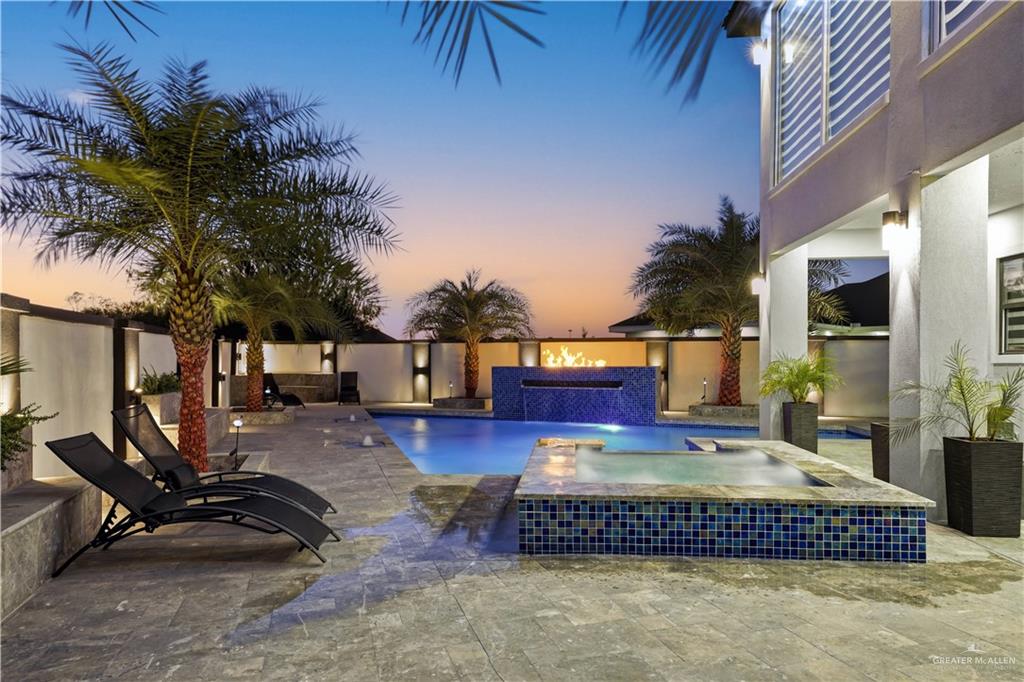 1917 W 25th 1/2 Street