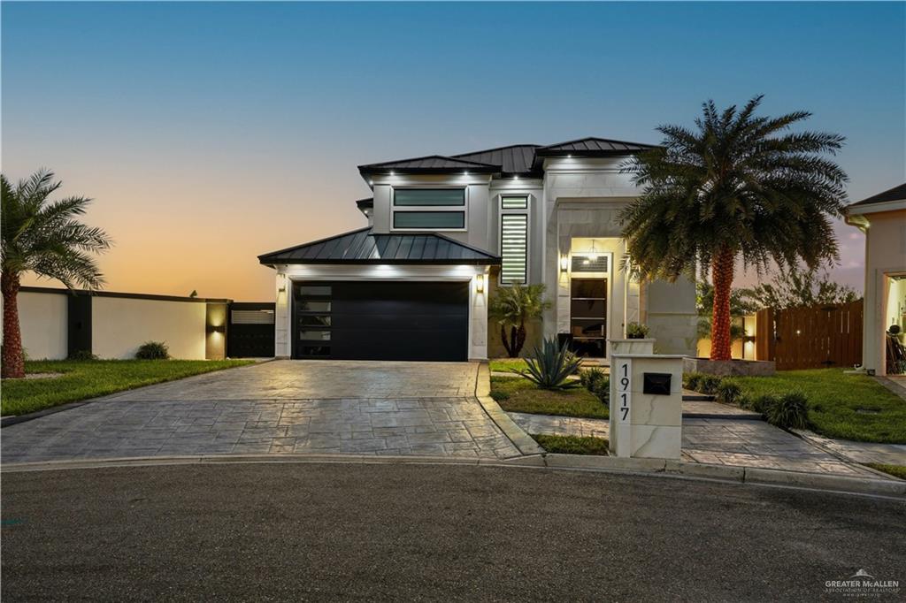 1917 W 25th 1/2 Street