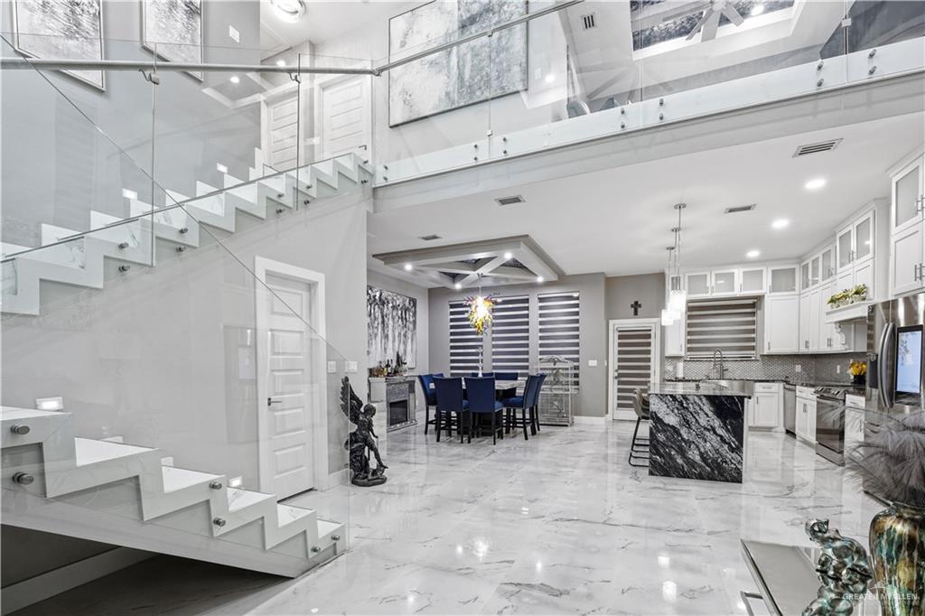 1917 W 25th 1/2 Street