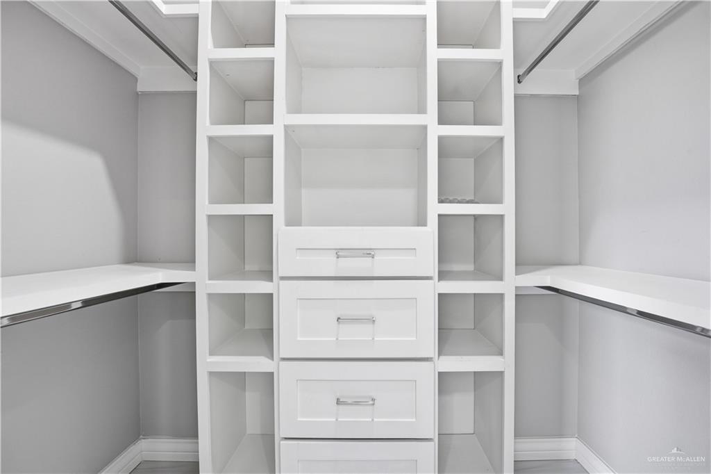 1309 E Evergreen Street