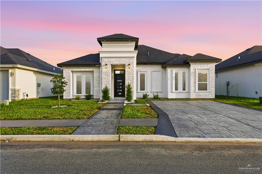 1309 E Evergreen Street