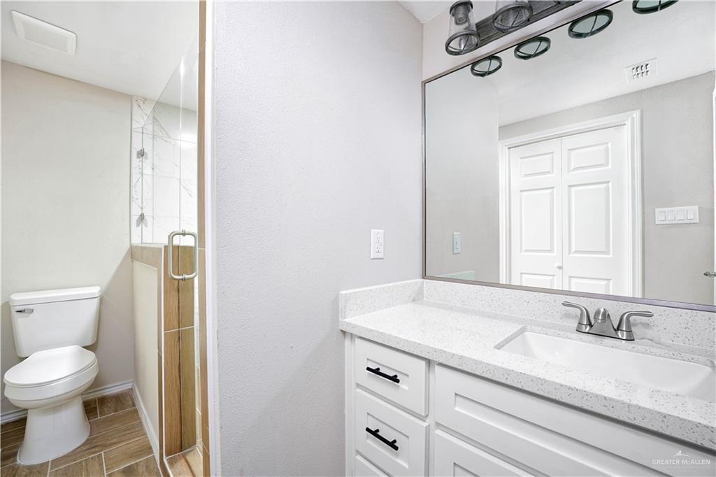 504 Date Palm Avenue, McAllen
