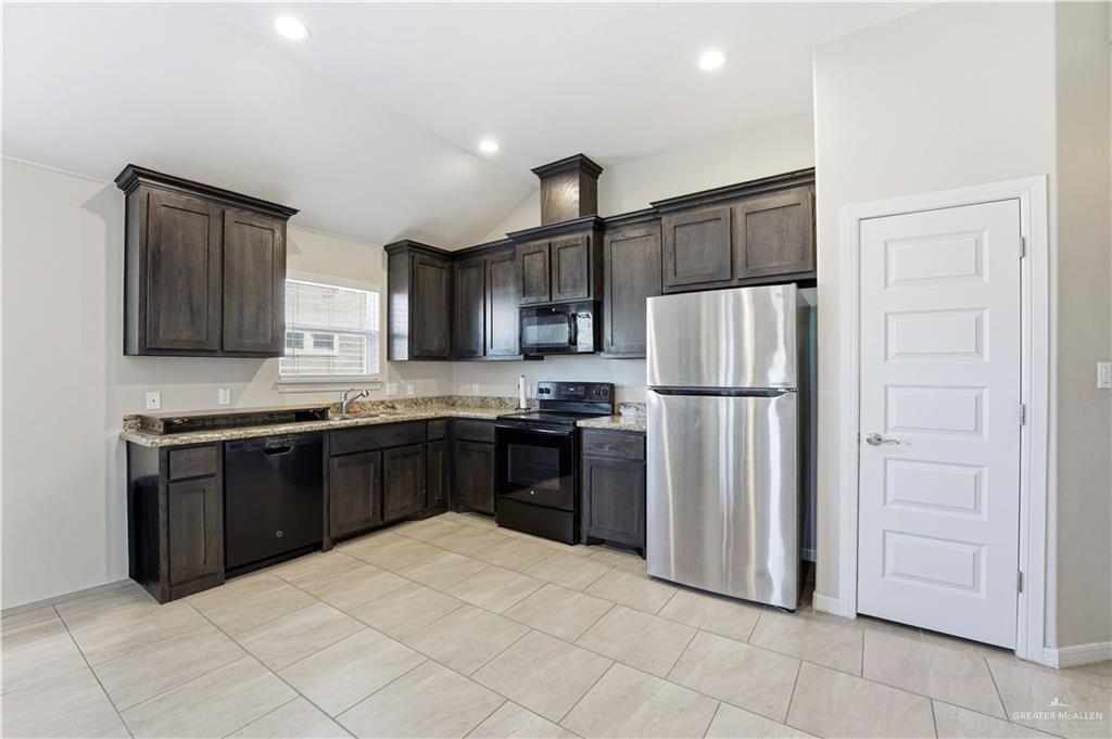 304 S Paseo Del Rey Street