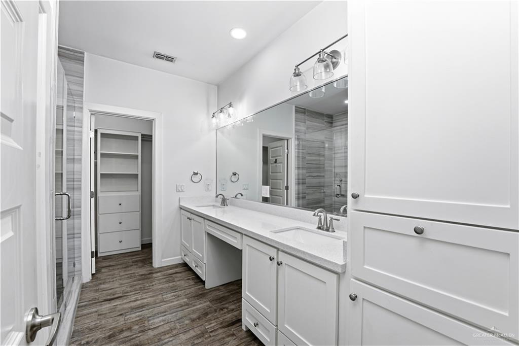 2004 Lake Front Drive