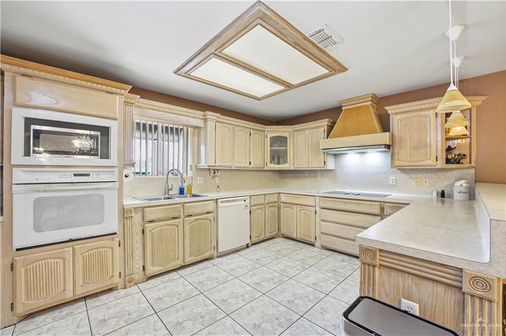 301 E Violet Avenue, McAllen