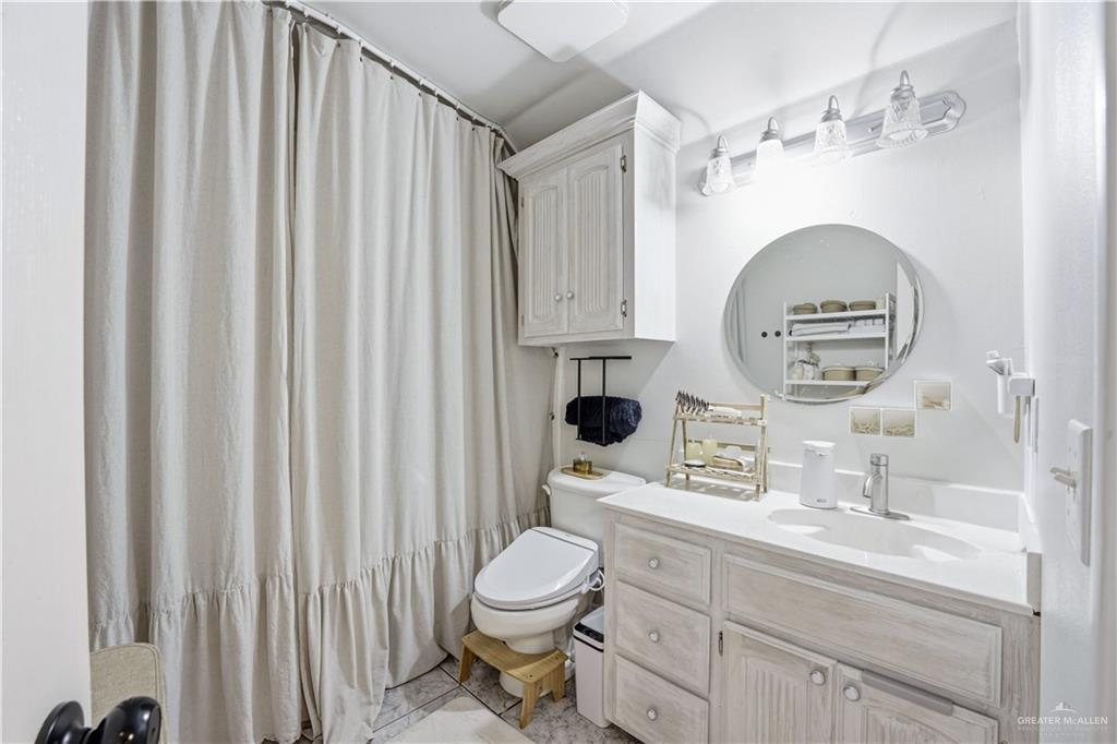 301 E Violet Avenue, McAllen