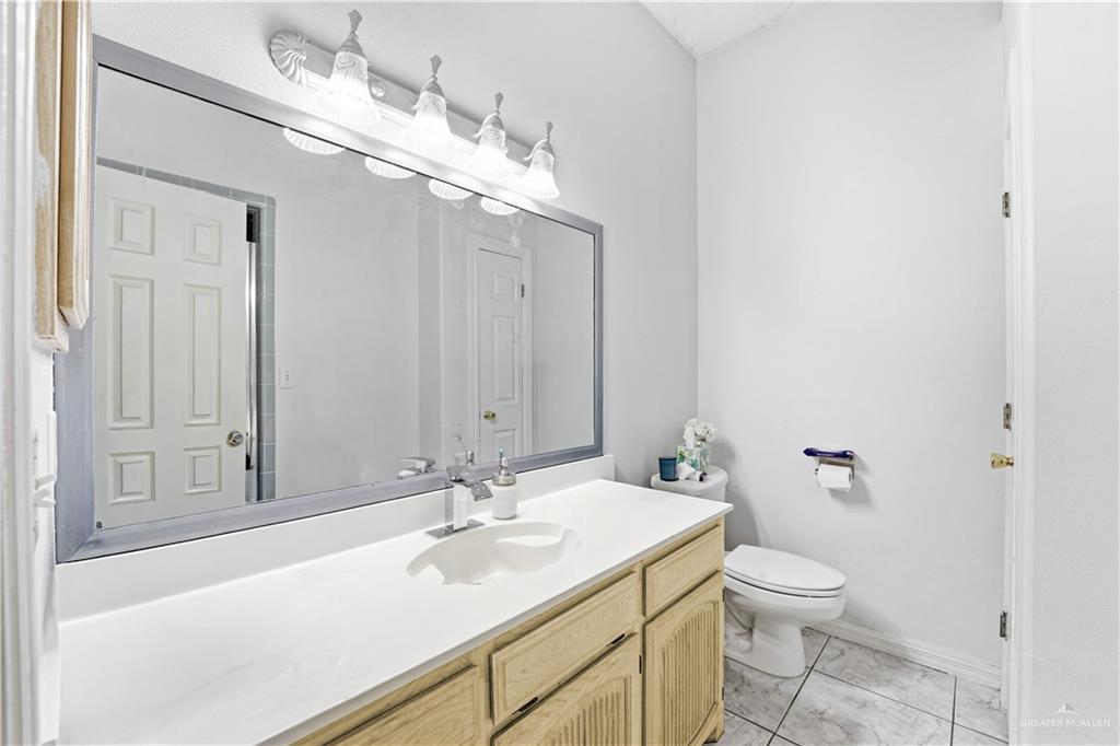 301 E Violet Avenue, McAllen