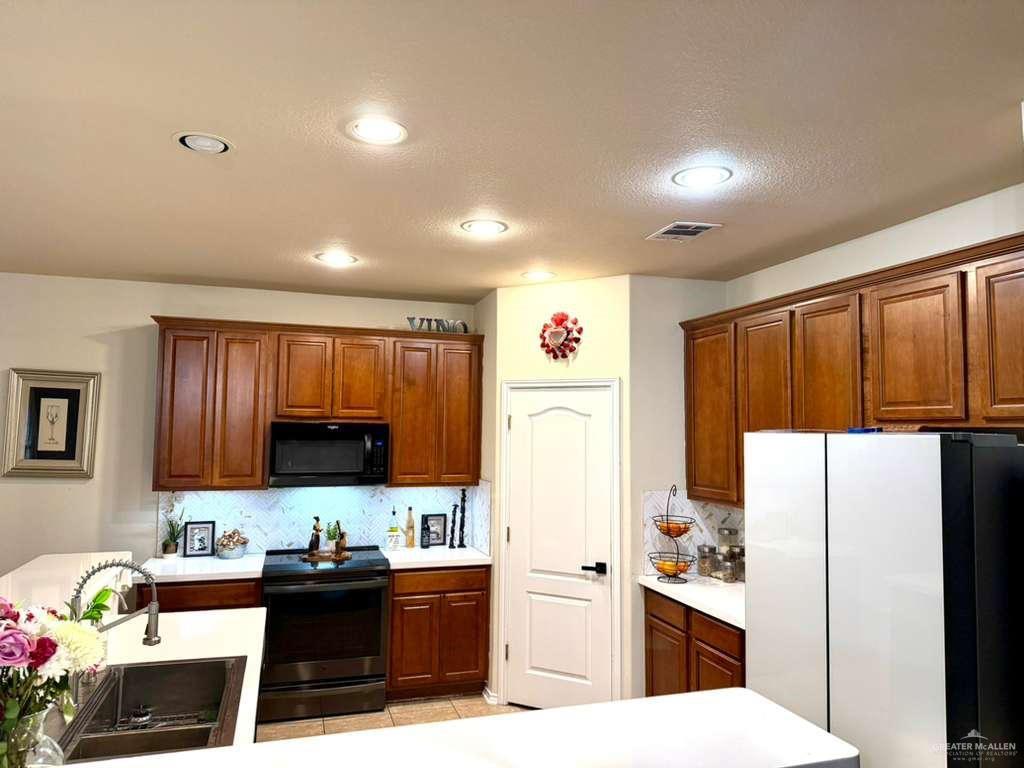 3906 El Sendero Court