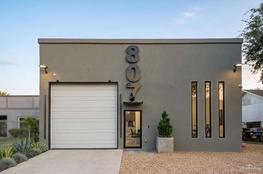 807 Palm Village Lane