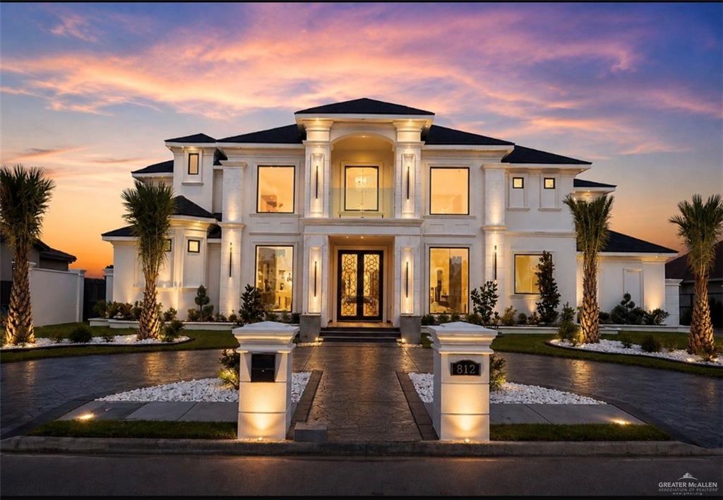 812 Splendor Boulevard