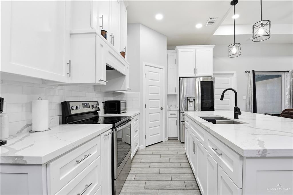 2120 Azteca Avenue, McAllen