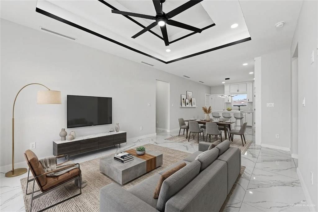 1109 E San Pedro Street