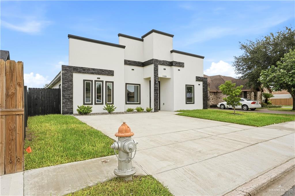 1109 E San Pedro Street