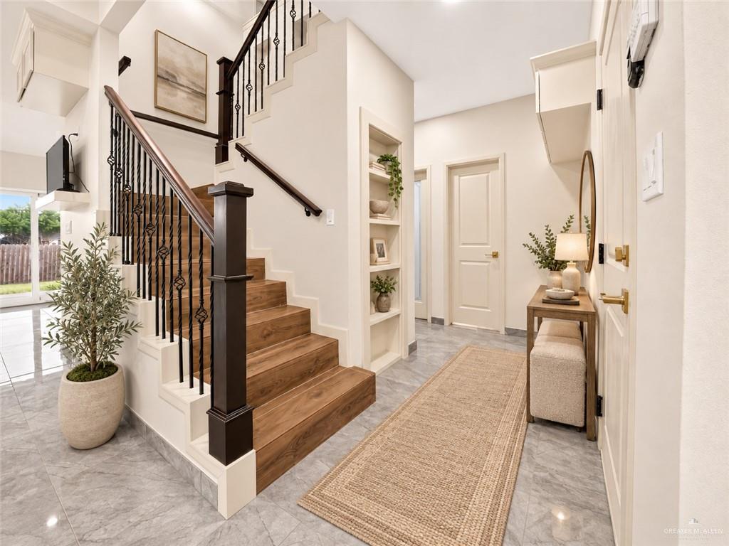 1320 Deluxe Street