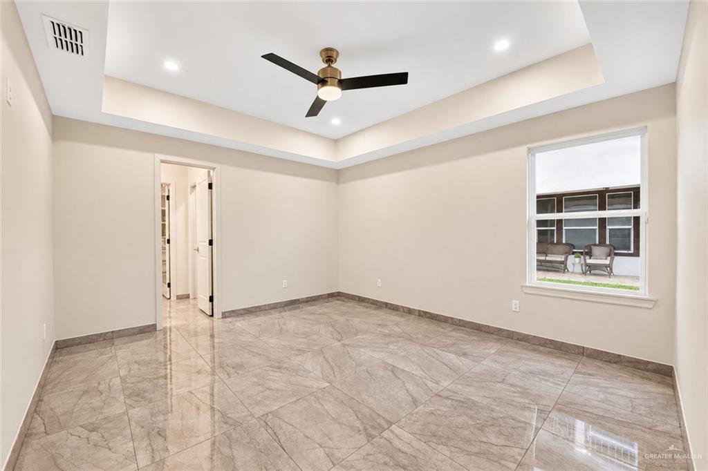 1320 Deluxe Street