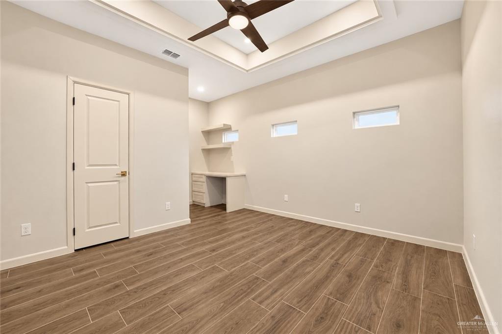 1320 Deluxe Street