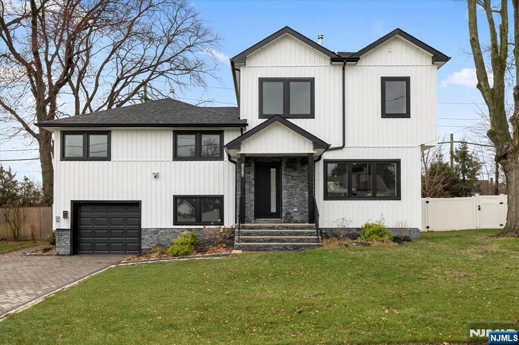 38-38 Northern Drive