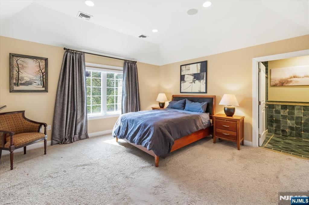 4 Centennial Court
