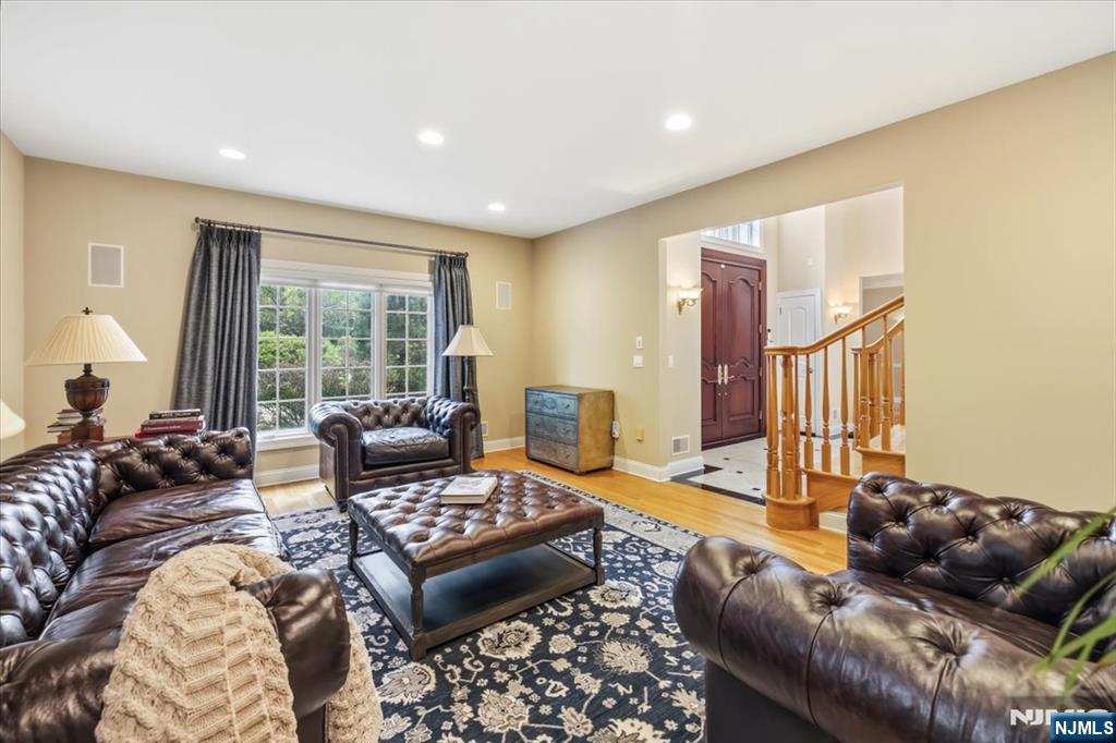 4 Centennial Court
