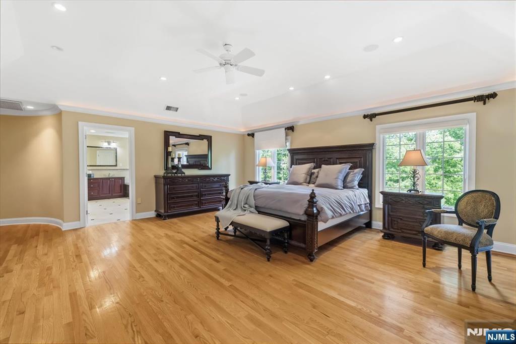 4 Centennial Court