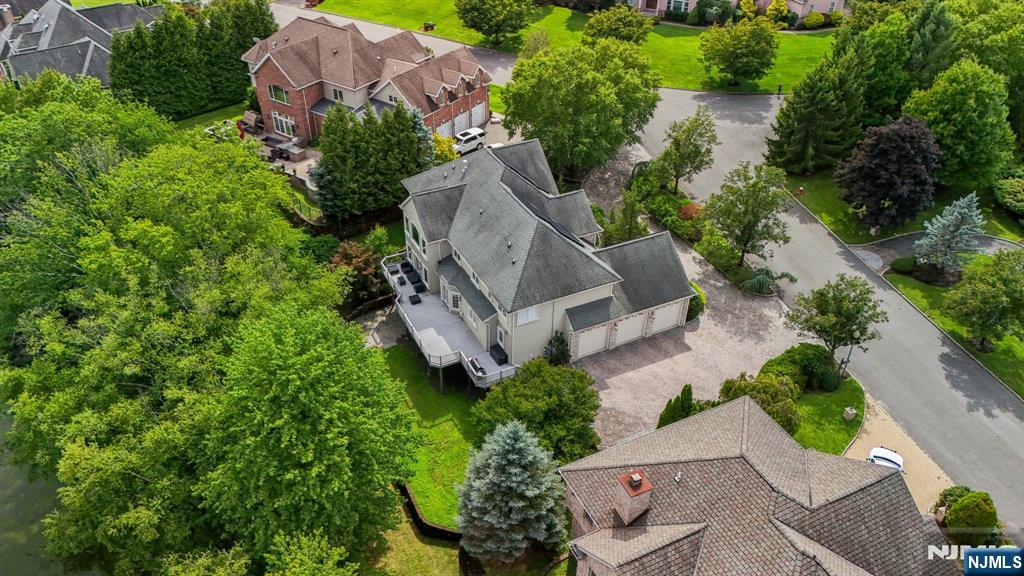 4 Centennial Court