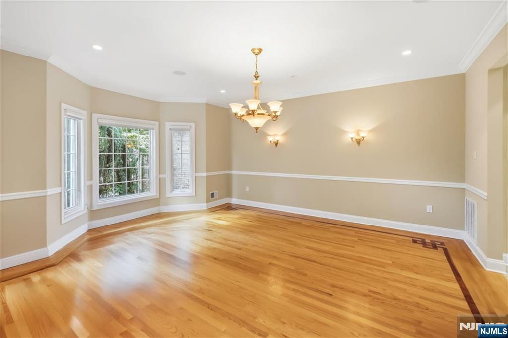 4 Centennial Court
