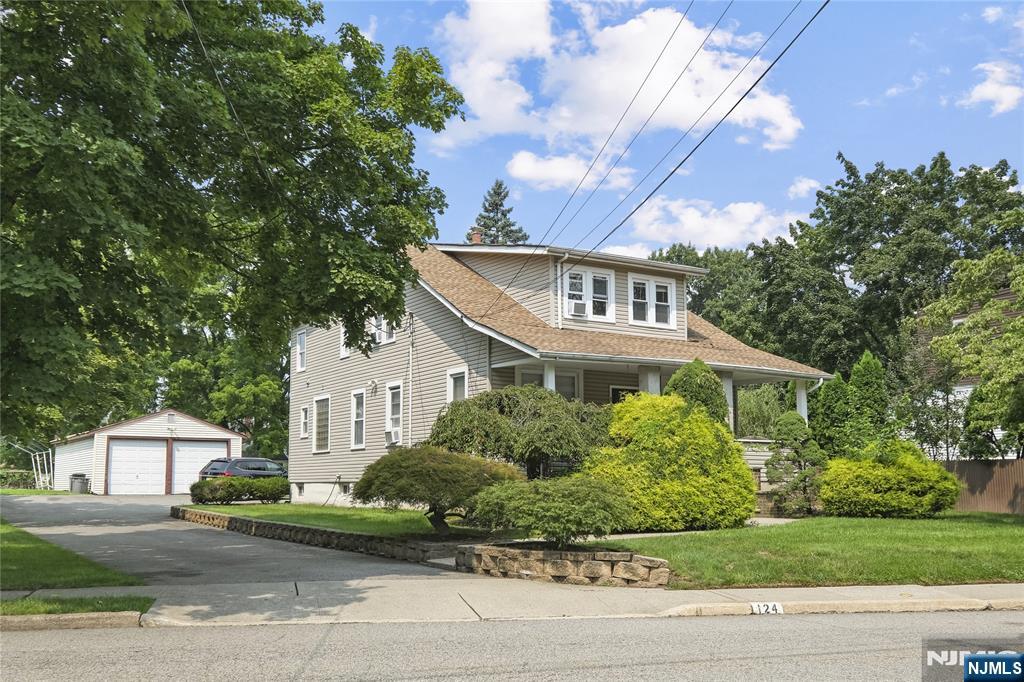 124 Weinmanns Boulevard 2