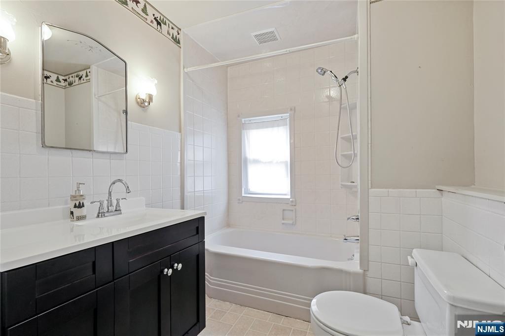 124 Weinmanns Boulevard 2