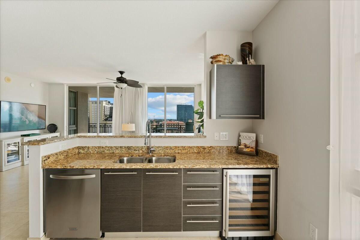 550 Okeechobee Boulevard 1001