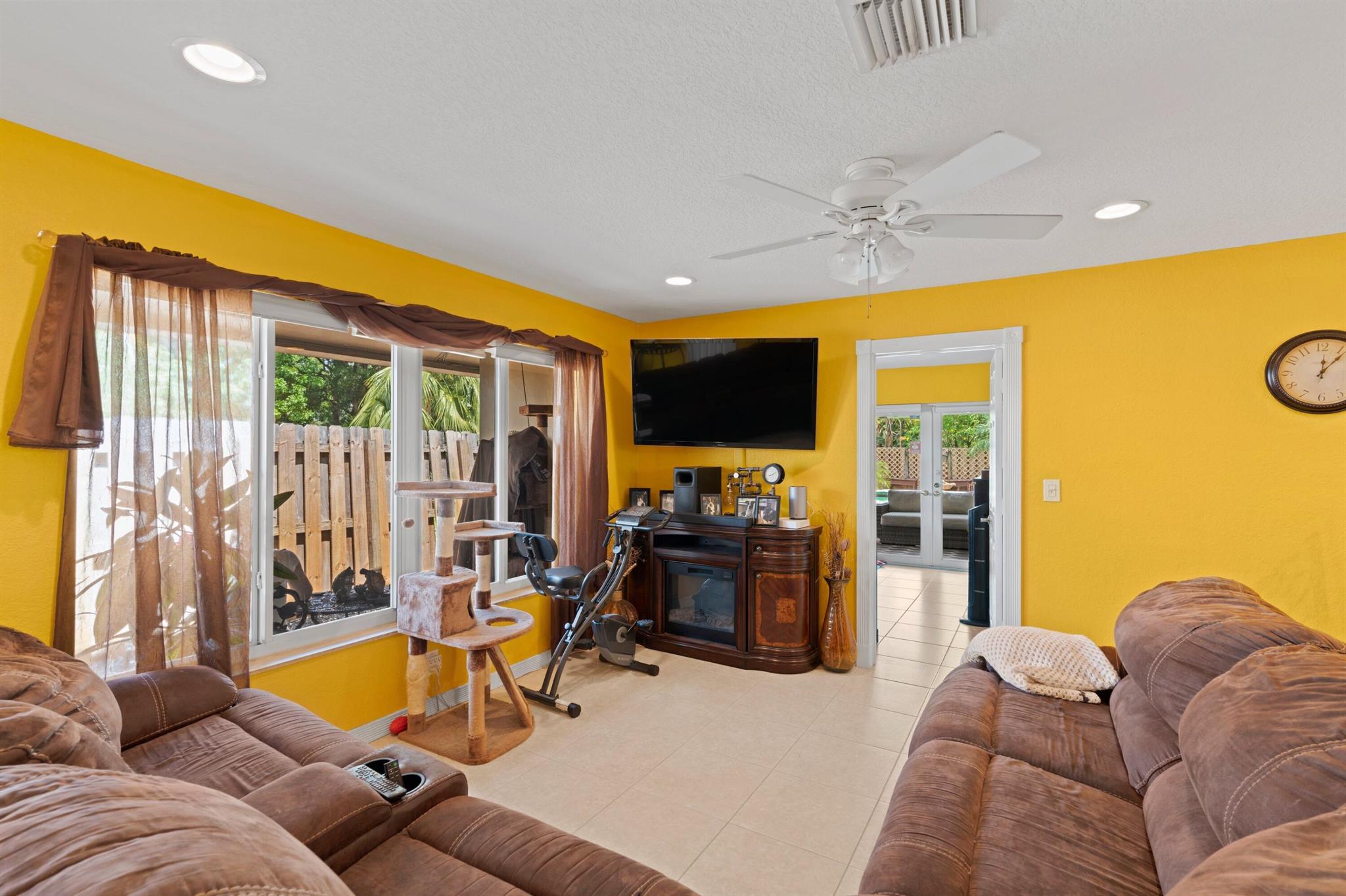 1061 NE 33rd Street