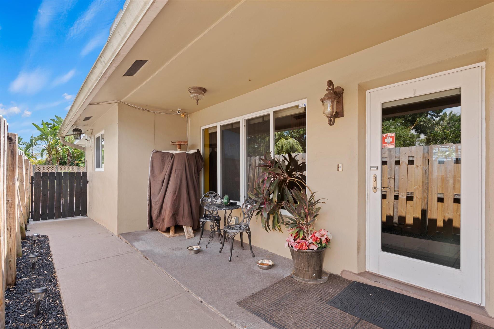 1061 NE 33rd Street