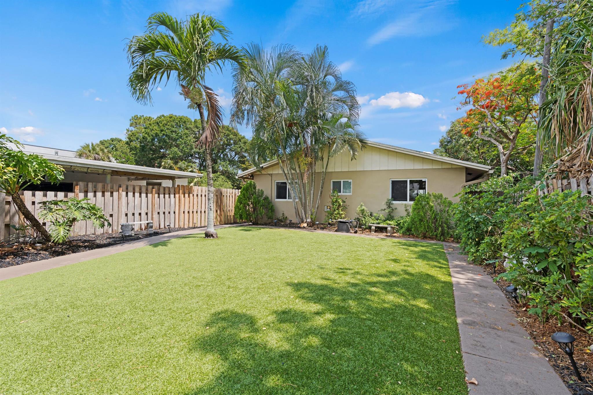 1061 NE 33rd Street