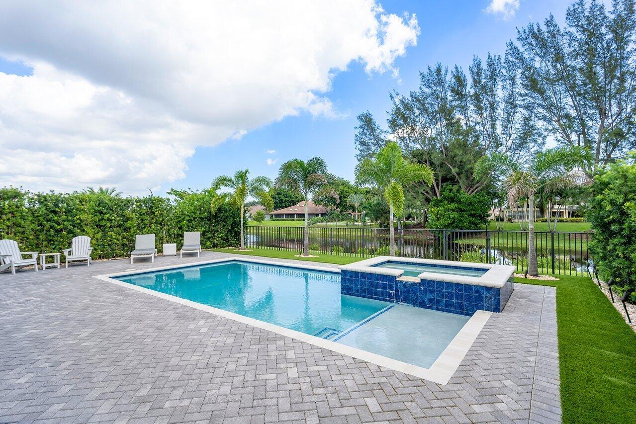 2889 Gin Berry Way