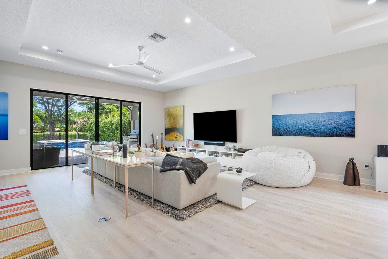 2889 Gin Berry Way