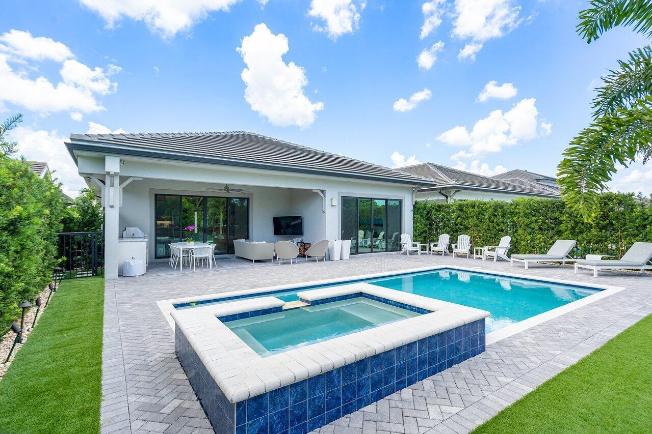 2889 Gin Berry Way