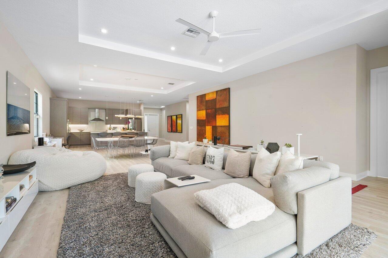 2889 Gin Berry Way