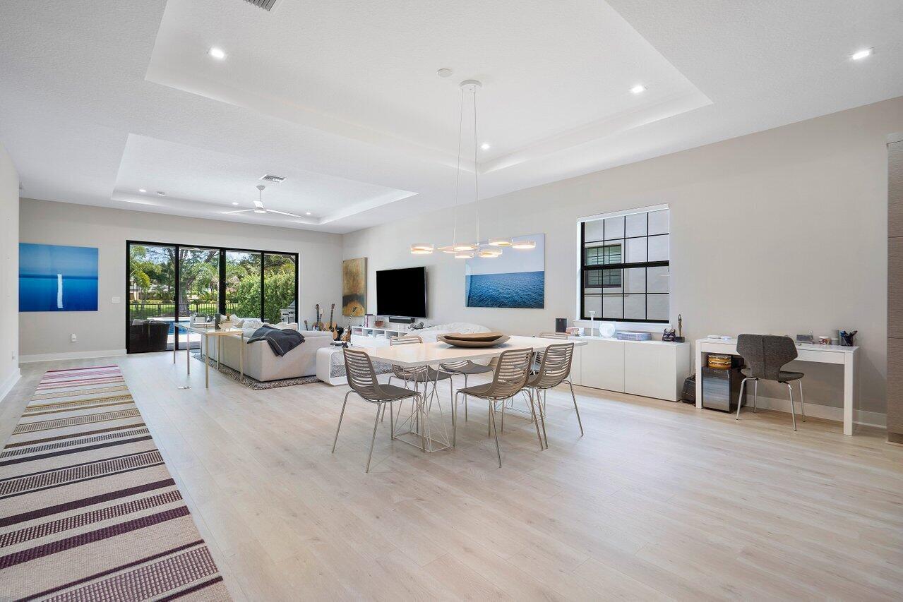 2889 Gin Berry Way
