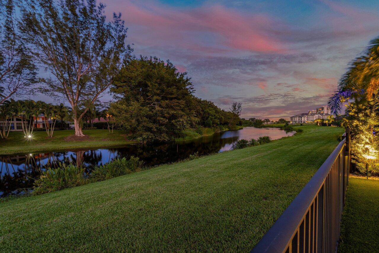2889 Gin Berry Way