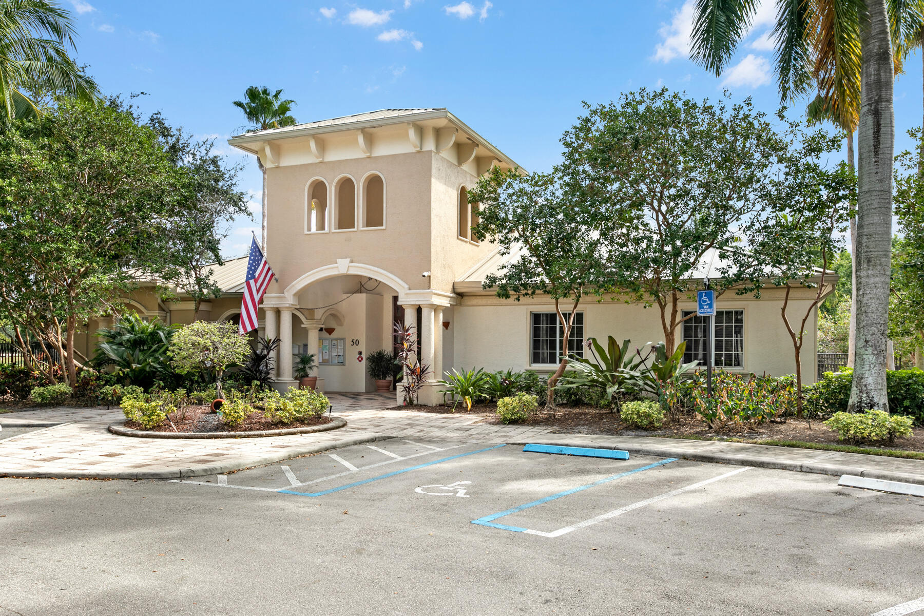 500 Crestwood Court N 520