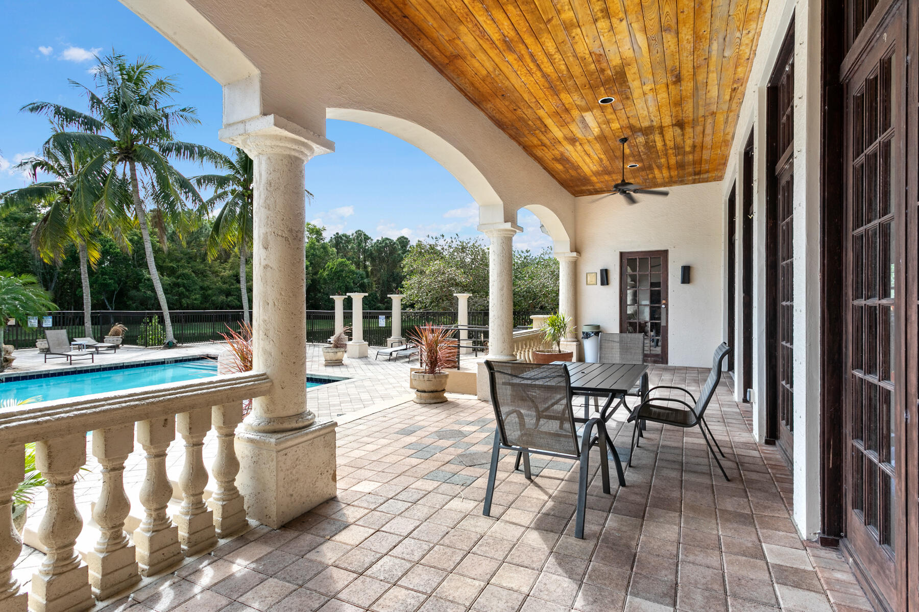 500 Crestwood Court N 520