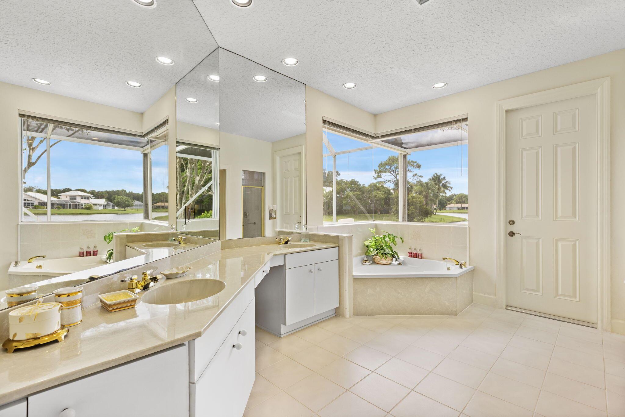 6079 Winding Lake Drive