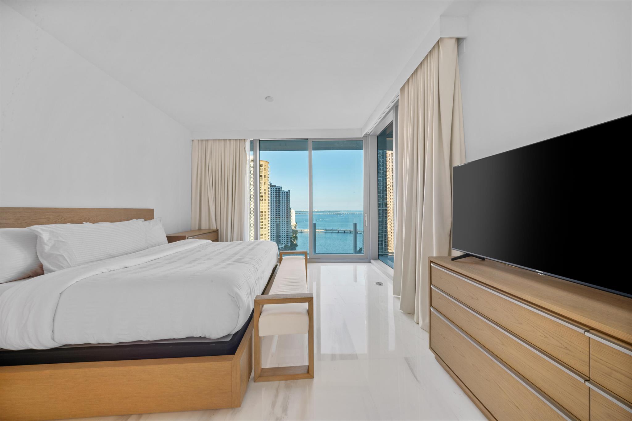 300 Biscayne Boulevard Way 2004