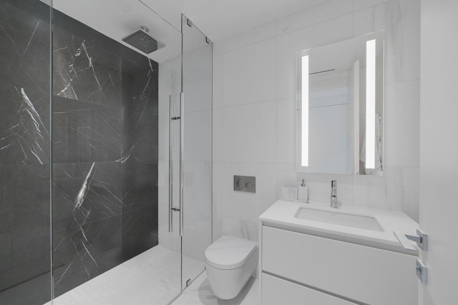 300 Biscayne Boulevard Way 2004