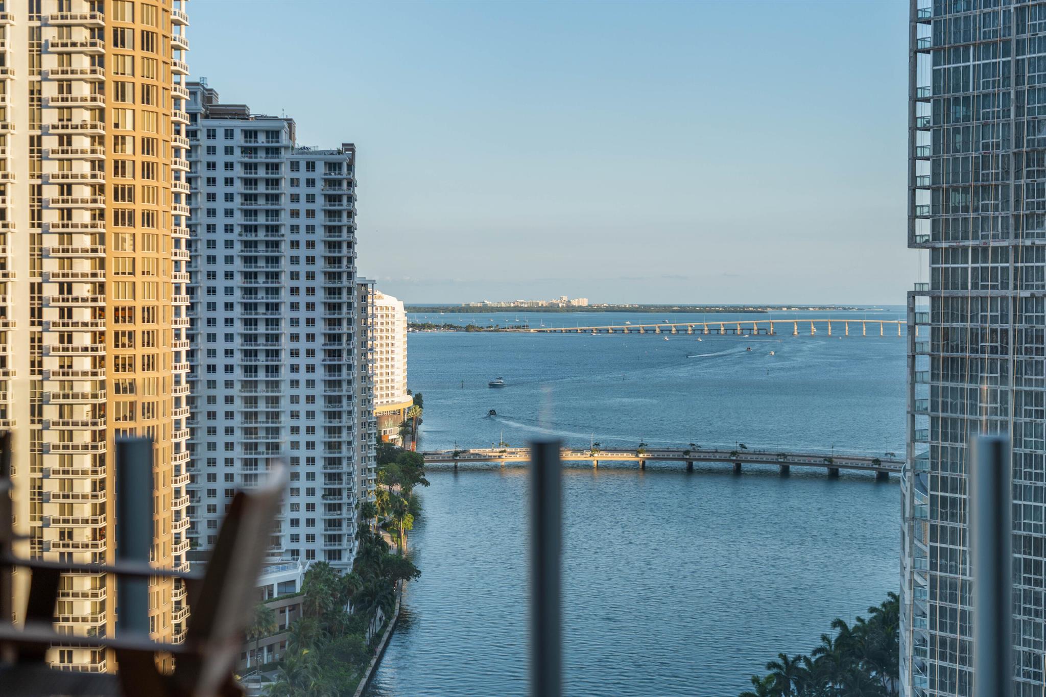 300 Biscayne Boulevard Way 2004