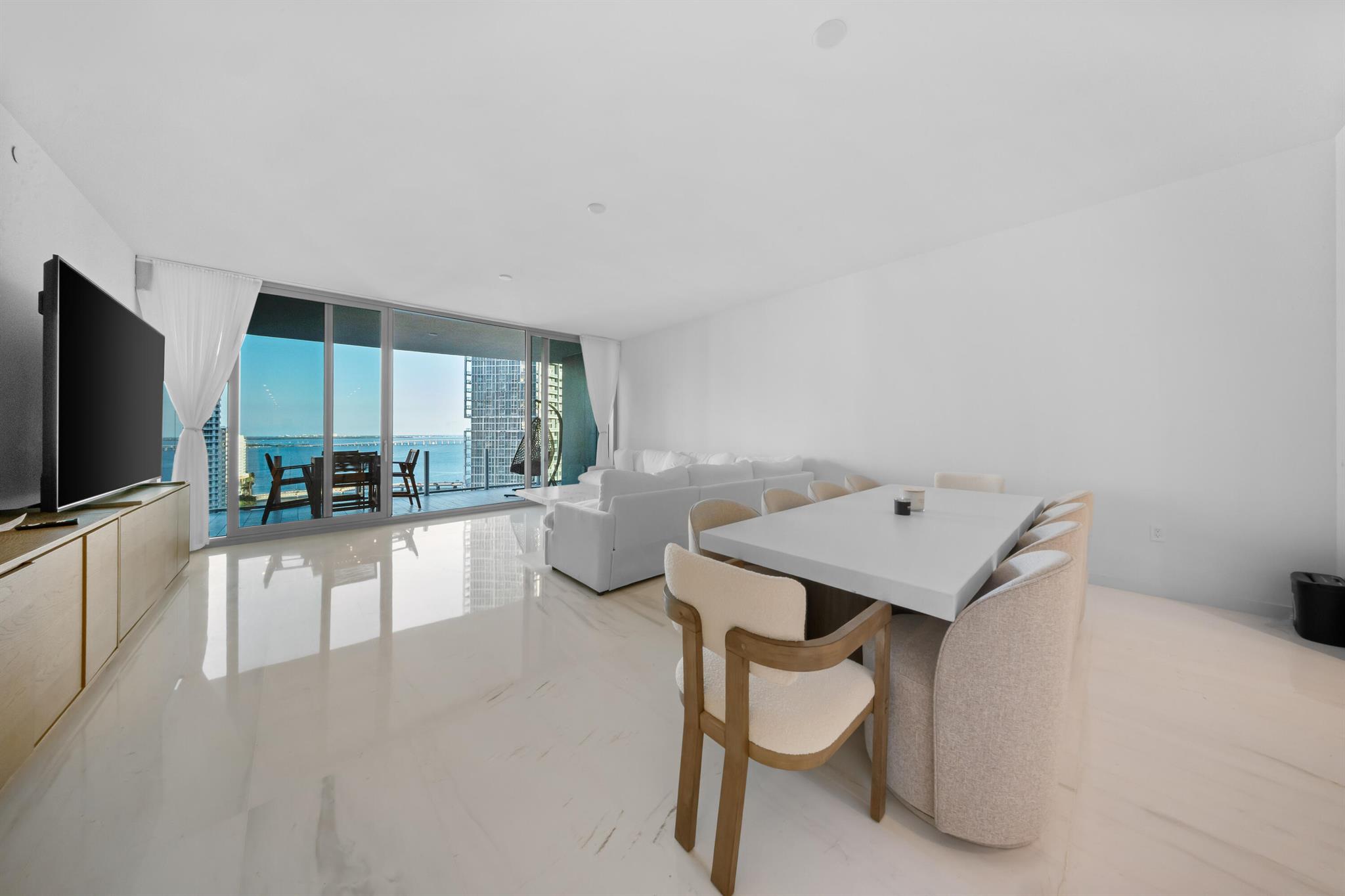 300 Biscayne Boulevard Way 2004