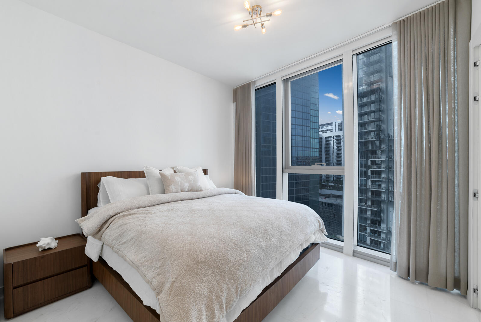 300 Biscayne Boulevard Way 2004