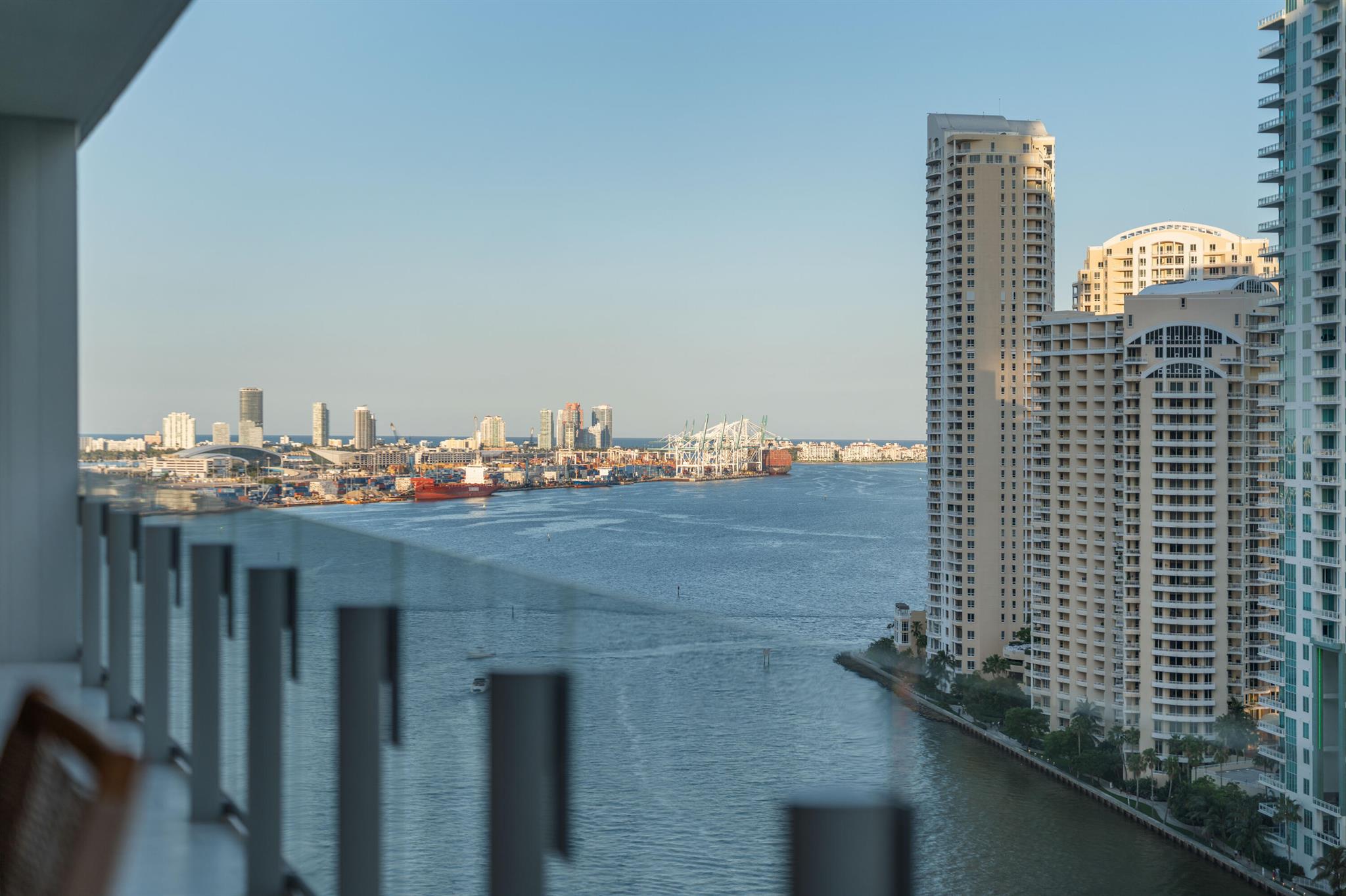 300 Biscayne Boulevard Way 2004